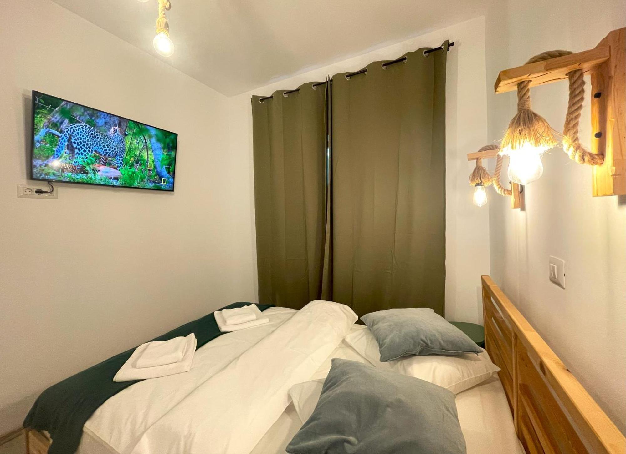 Cozy Riverfront Apartments With Garden And Mountain View Buşteni Exterior foto